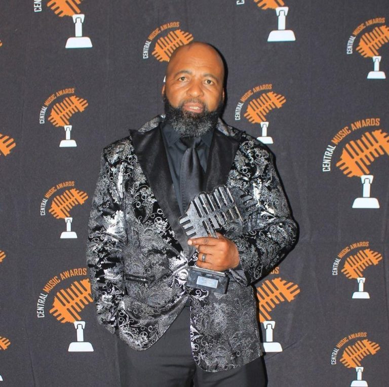 Khay celebrates 40 years in the music business