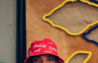 From Theater Dreams to Visual Storytelling